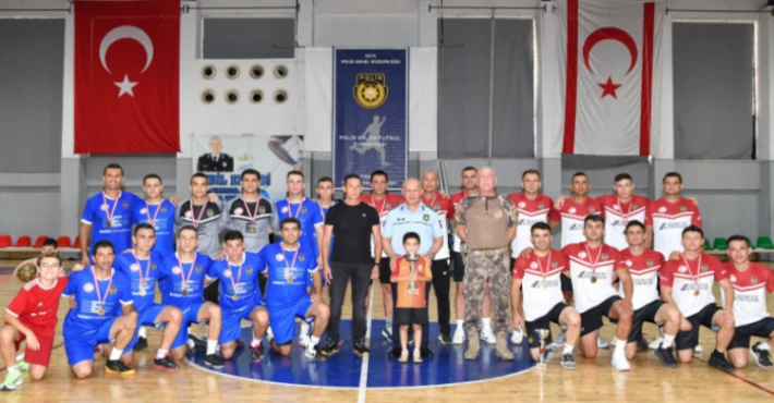 Geleneksel 2’inci Eybil Efendi Polis Salon Futbol Turnuvası'nın şampiyonu Lefkoşa Polis Müdürlüğü B takımı oldu…