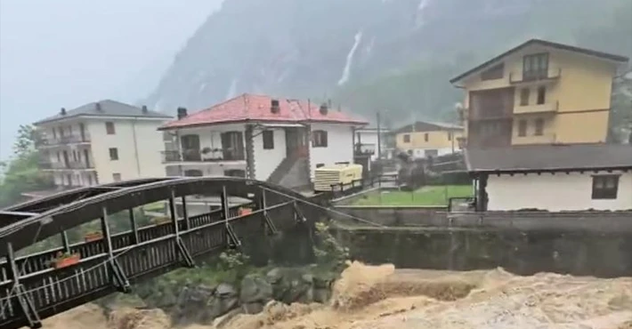 İtalya'nın kuzeybatısında şiddetli yağışlar sel ve heyelanlara neden oldu